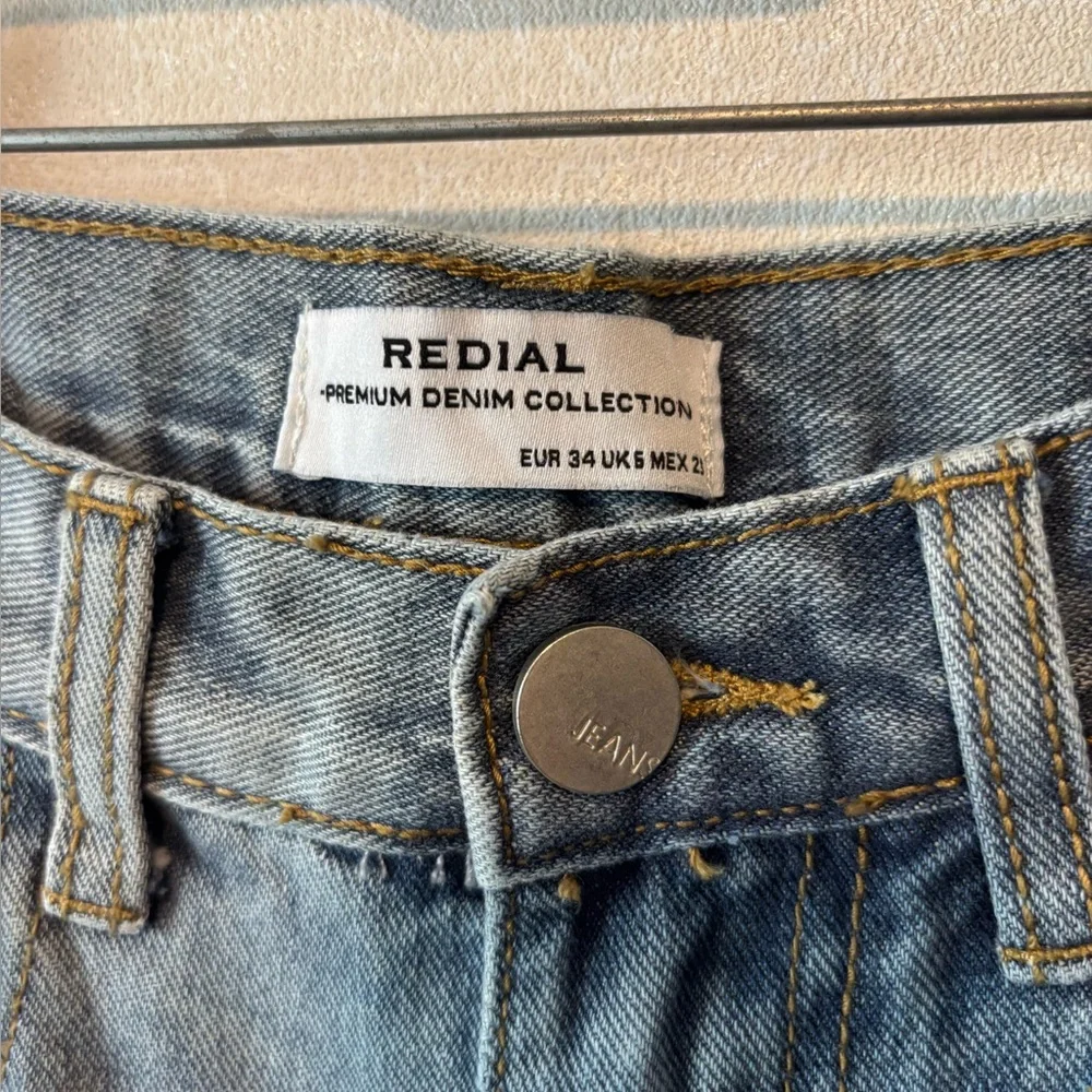 Redial | High-Waisted Blue Jeans with Ankle Slits | Size 34